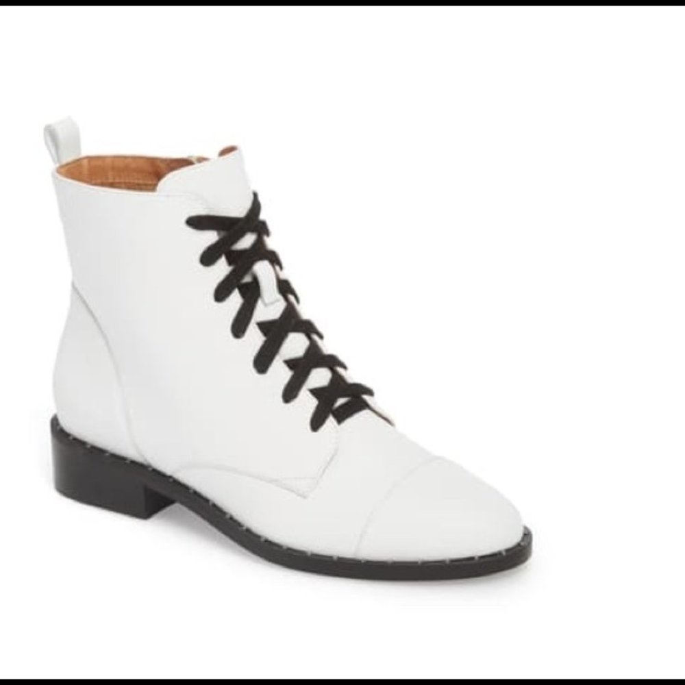 New Halogen Layla Boot White Color Size 9